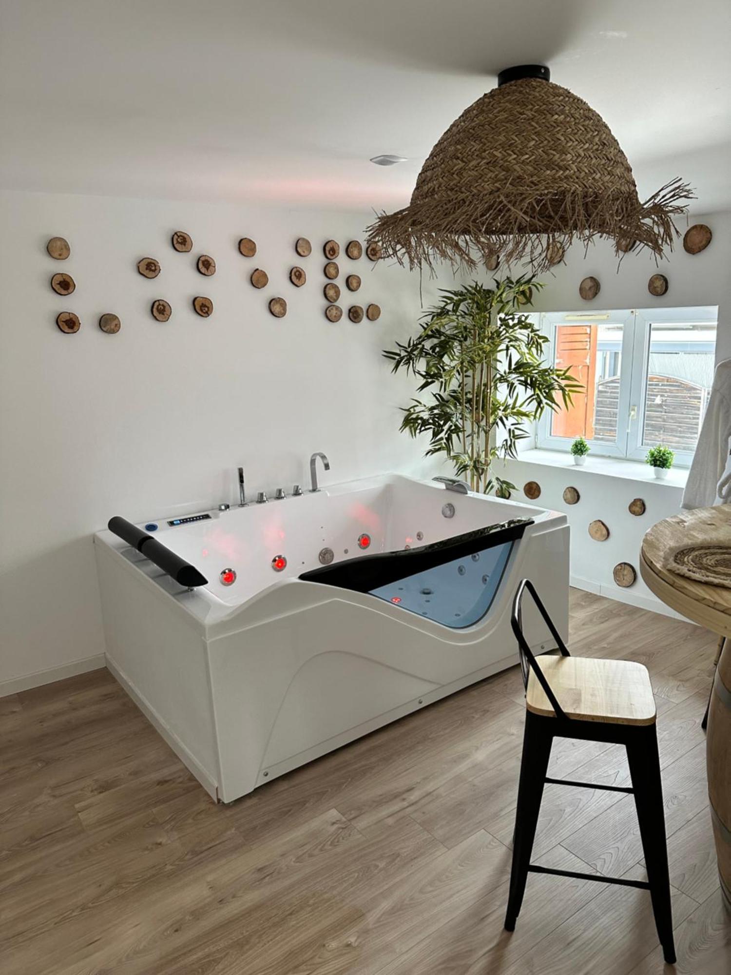 Detente Apartment